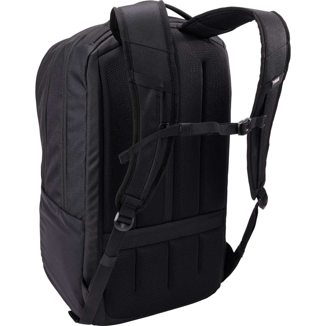 Black Thule Lumion 28L Backpack plain