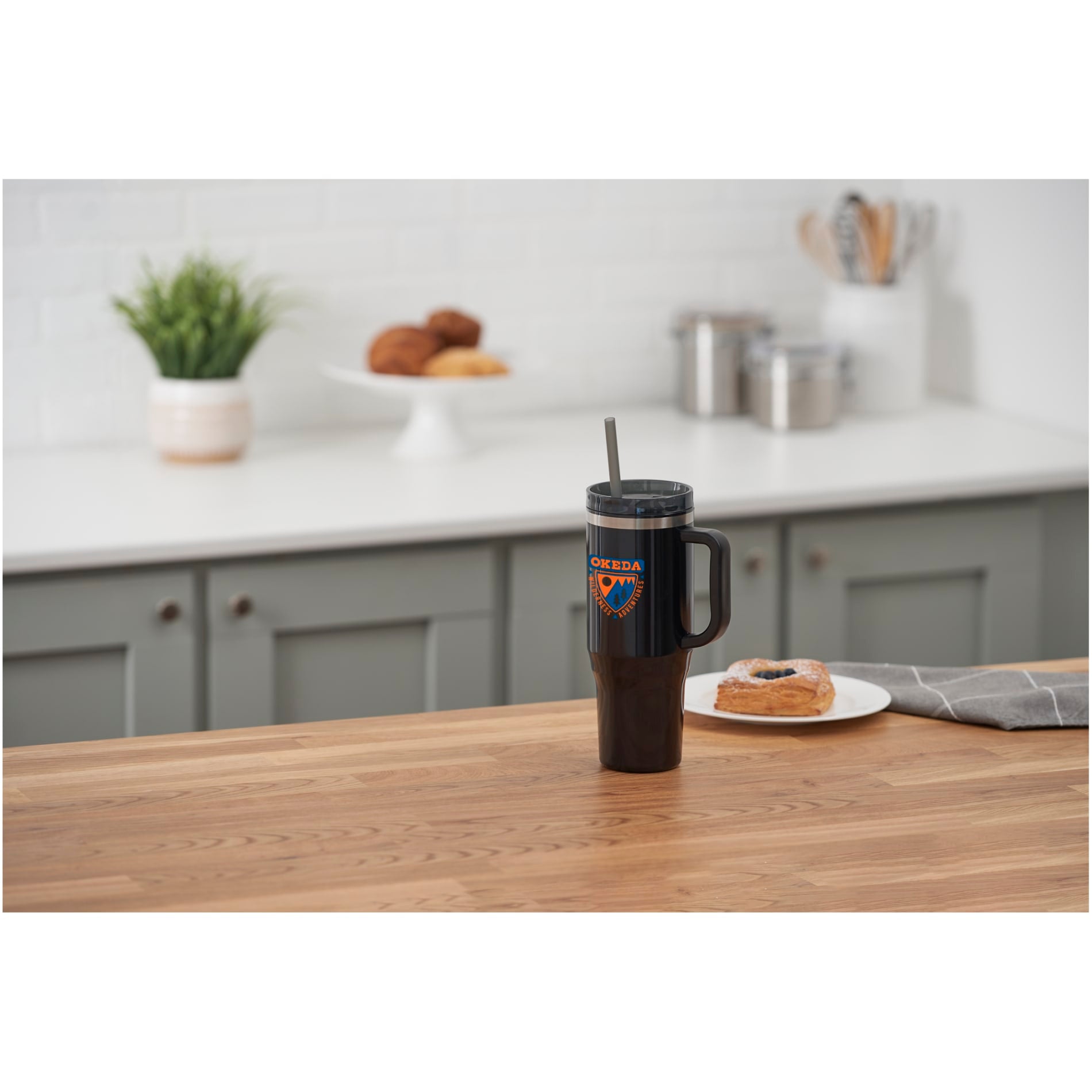 Front View of Black Thor 40oz Straw Tumbler