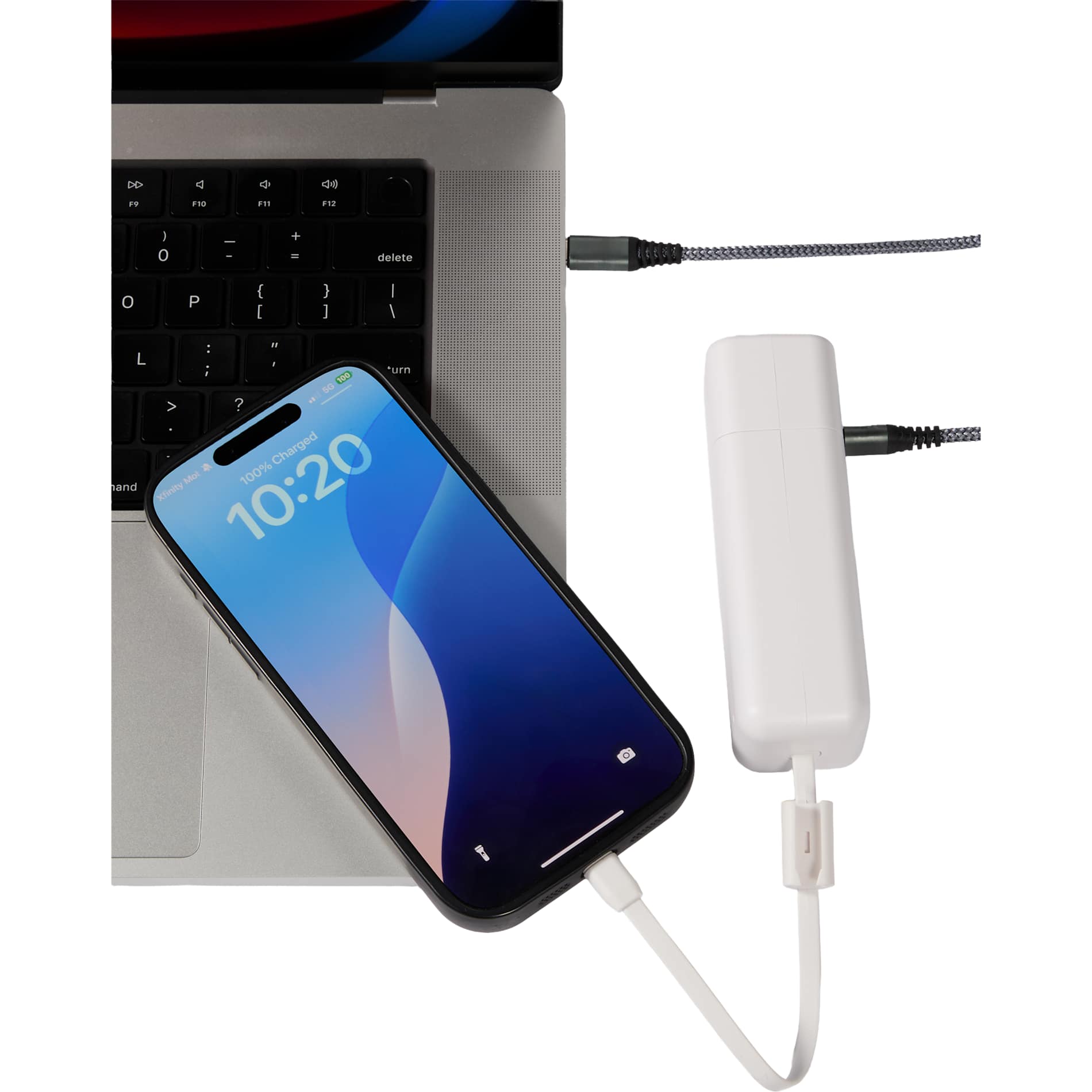 Front View of White ETL Listed 5000 mAh 20W PD Power Bank with AC Plug